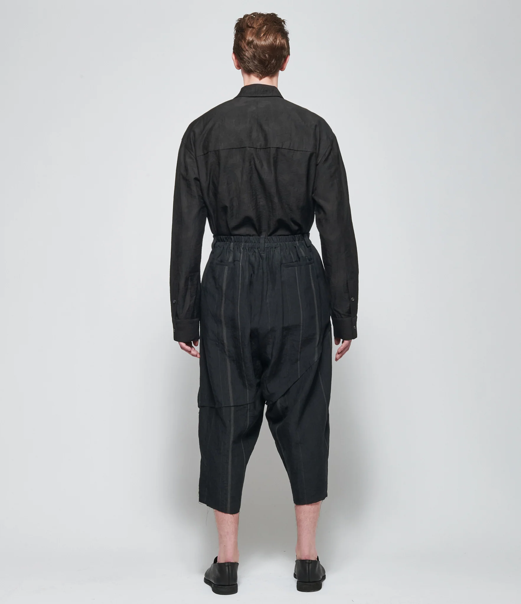 SS26 Chiahung Su Mens Linen Stripe Cropped Pants - Image 3
