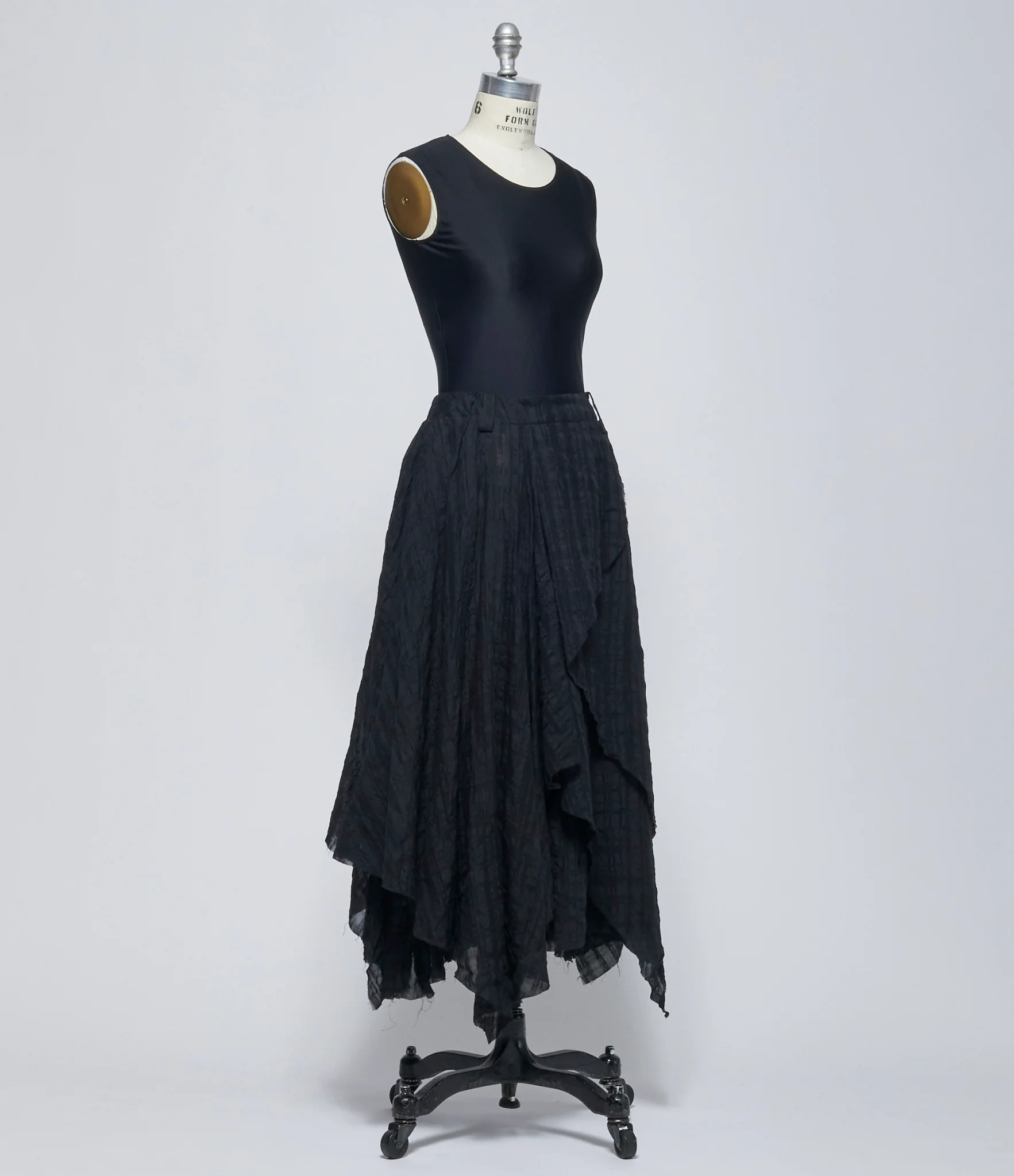 SS26 Chiahung Su Womens Black Ruffle Skirt - Image 3